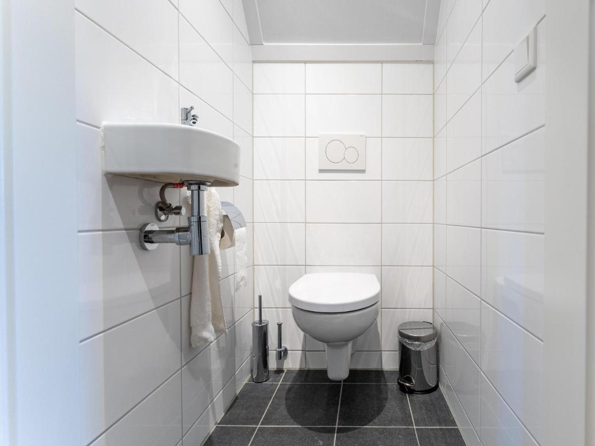 Holiday Home In Scherpenisse With Bubble Bath Eksteriør billede